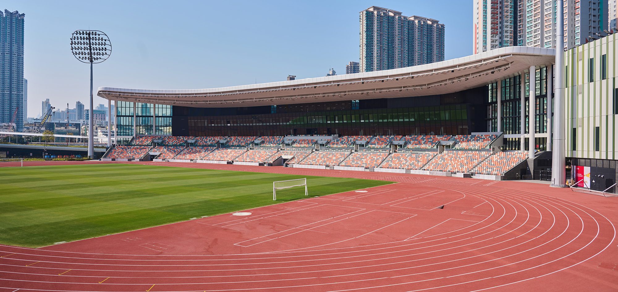 哈特11中8轰21分6板，本赛季首发9场取得8胜1负